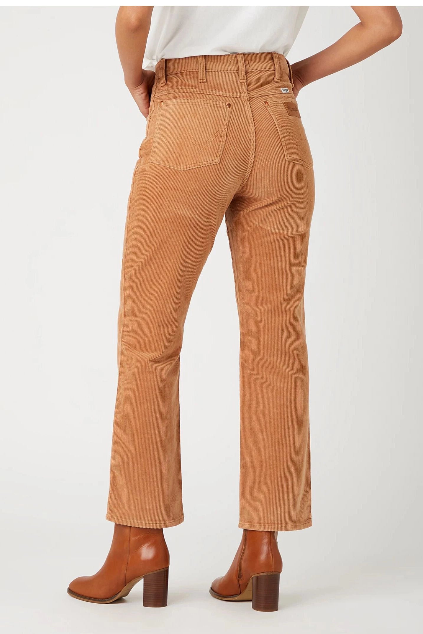 Damskie Spodnie Sztruksowe Wrangler Wide West Tan W2H2A2H20 112141313